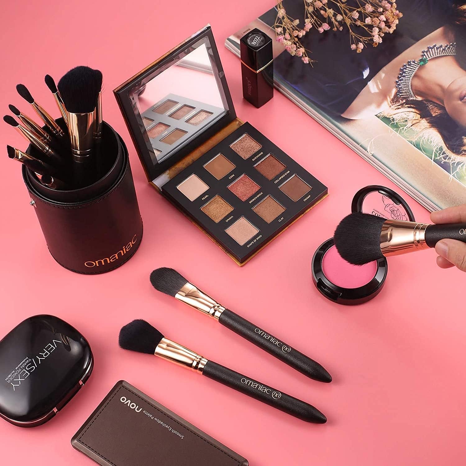 Professional 12-Piece Makeup Brush Set with Pearl Finish Handles, Ergonomic Design, and Travel Case